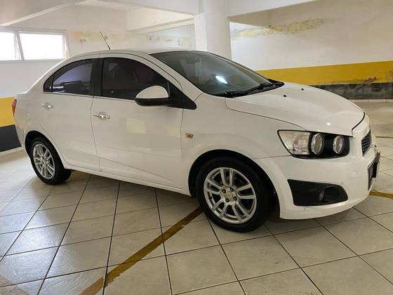 CHEVROLET SONIC 1.6 LTZ SEDAN 16V FLEX 4P AUTOMÁTICO CHEVROLET SONIC 1.6 LTZ SEDAN 16V FLEX 4P AUTOMÁTICO